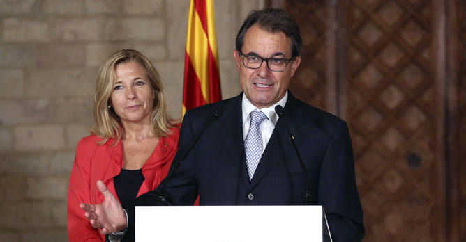 El presidente de la Generalitat de Cataluña Artur Mas hace unas declaraciones tras la celebración de la Diada, hoy en Barcelona.