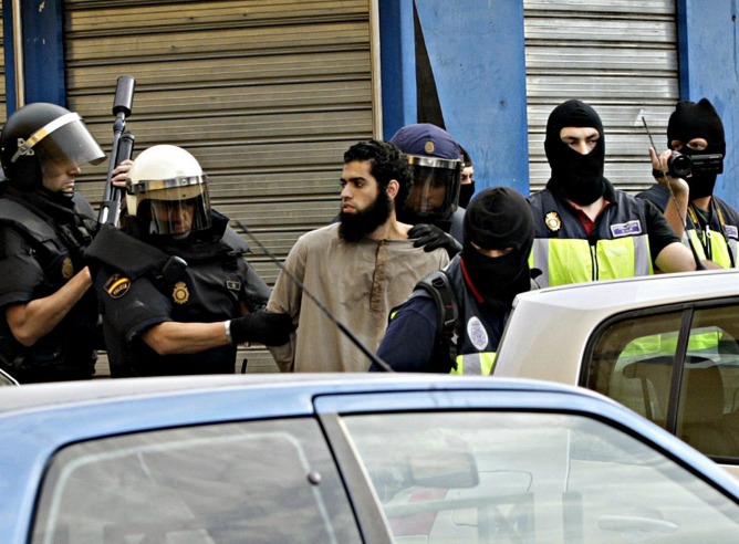 Fotografía de una de las detenciones practicadas por los agentes en Melilla.