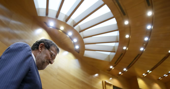 El presidente del Gobierno, Mariano Rajoy, durante el pleno celebrado hoy en el Senado, en Madrid.