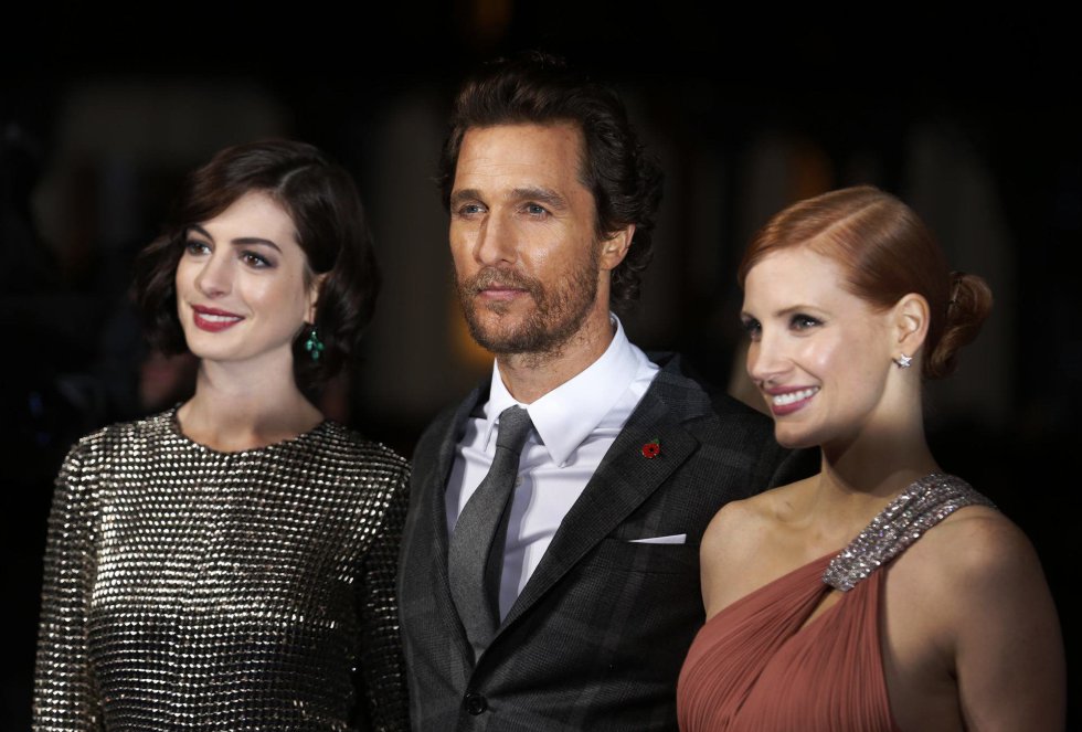 Matthew McConaughey, Jessica Chastain y Anne Hathaway a su llegada a la premier europea de 'Interstellar'
