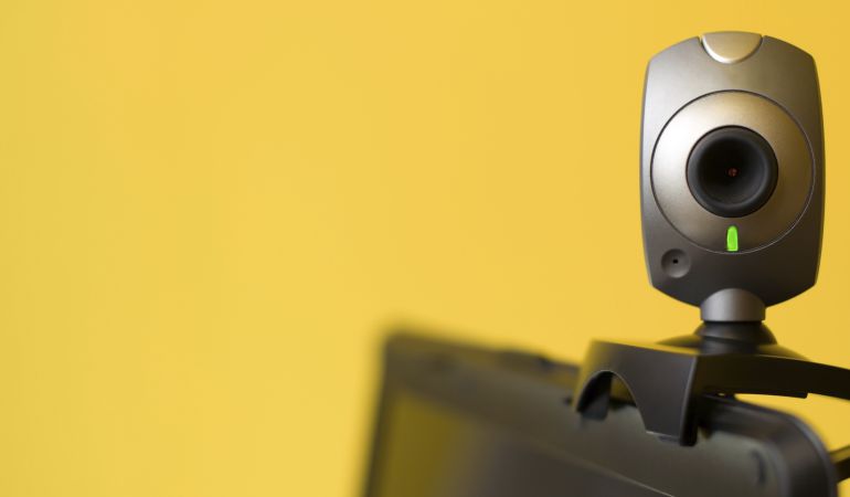 Una web muestra miles de 'webcams' hackeadas, desde bebés a comercios