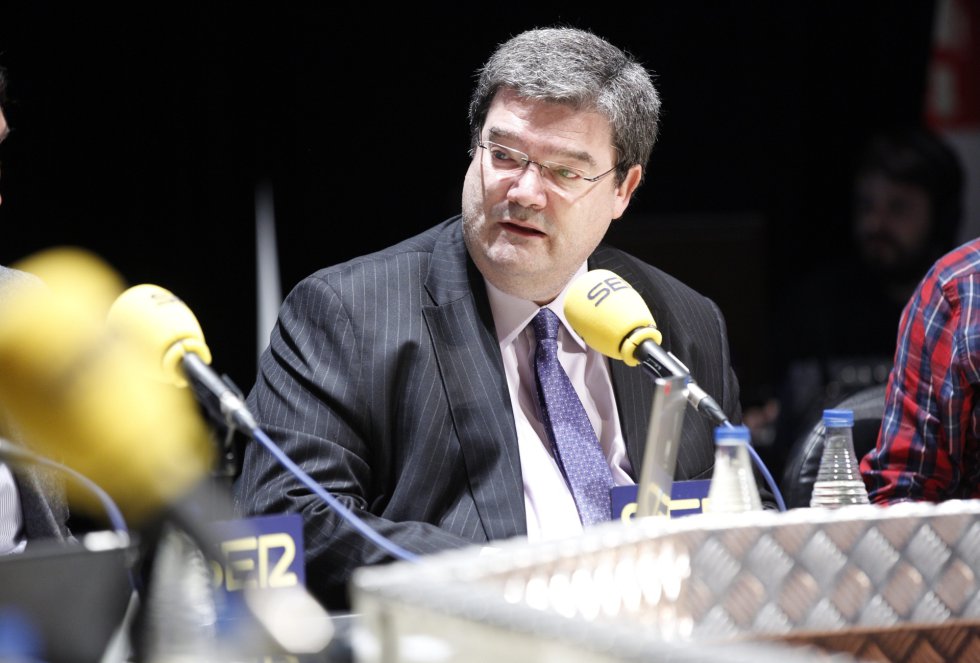 El consejero de empleo y asuntos sociales del Gobierno Vasco, Juan María Aburto, en la mesa redonda sobre empleo juvenil El consejero de empleo y asuntos sociales del Gobierno Vasco, Juan María Aburto, en la mesa redonda sobre empleo juvenil