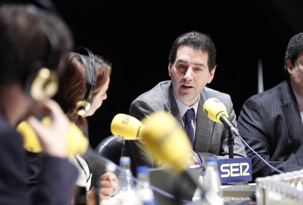 El profesor de economía aplicada de la UPV-EHU, Josu Ferreiro, en la mesa redonda sobre empleo juvenil El profesor de economía aplicada de la UPV-EHU, Josu Ferreiro, en la mesa redonda sobre empleo juvenil