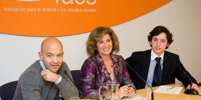 El 'pequeño Nicolás' con Ana Botella y Jaime García-Legaz en FAES.