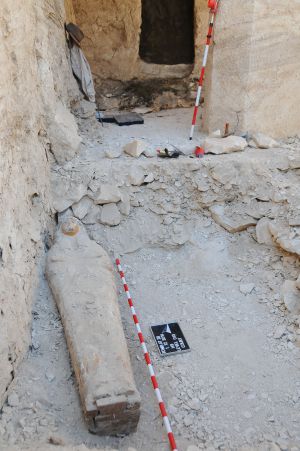Imagen de la excavación en la colina de Asasif de Luxor en la que ha sido encontrada la momia