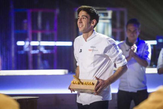 David García con su trofeo de ganador de 'Top Chef 2'