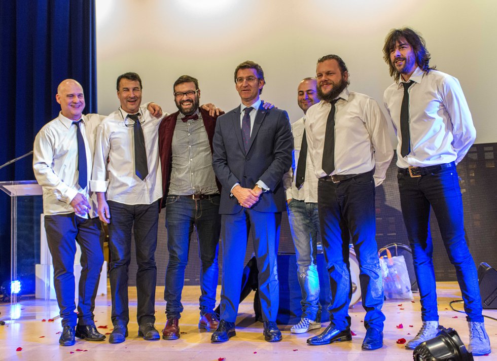 Banda M80 con el presidente de la Xunta de Galicia Banda M80 con el presidente de la Xunta de Galicia