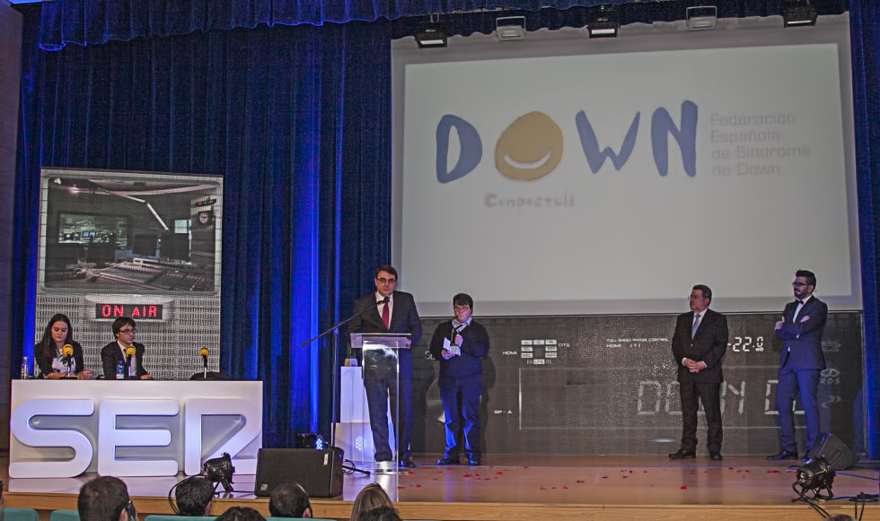 Juan Martínez y Elias Down Compostela, agradeciendo el premio Juan Martínez y Elias Down Compostela, agradeciendo el premio
