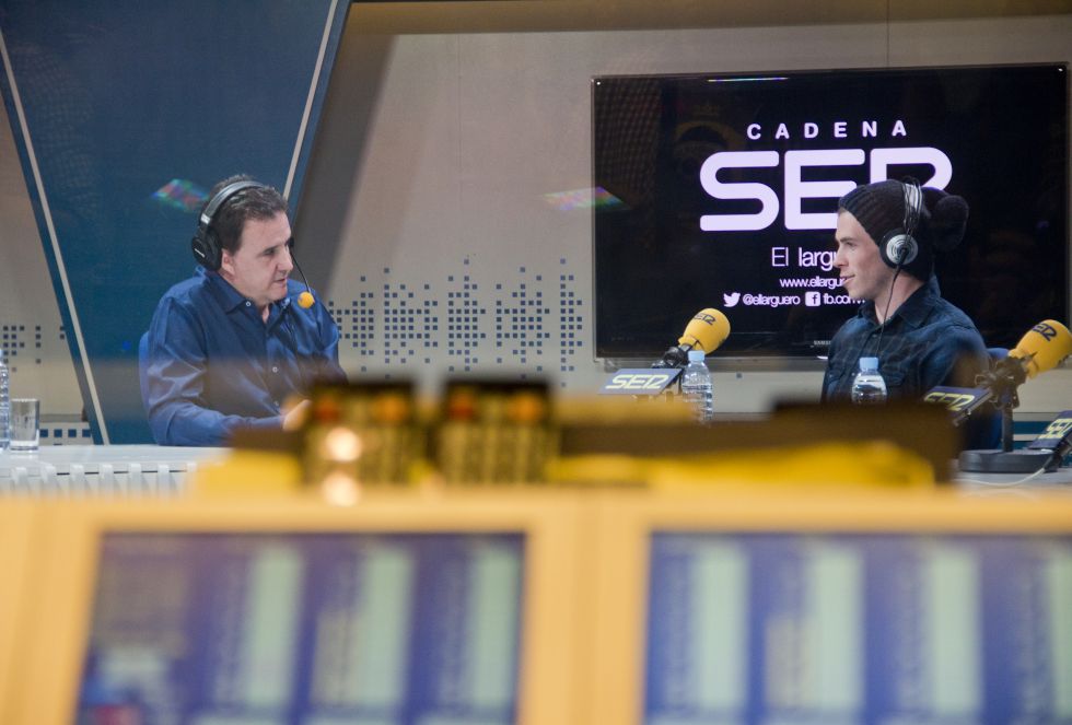 La entrevista, desde la pecera del estudio principal La entrevista, desde la pecera del estudio principal