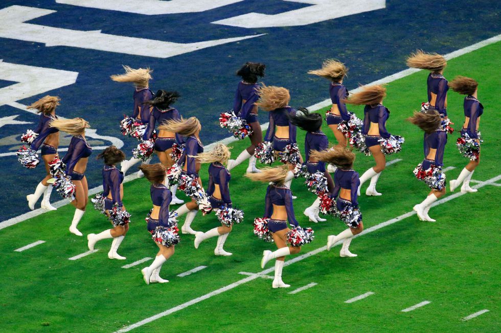 Las animadoras de los New England Patriots, al término del primer cuarto. Las animadoras de los New England Patriots, al término del primer cuarto.
