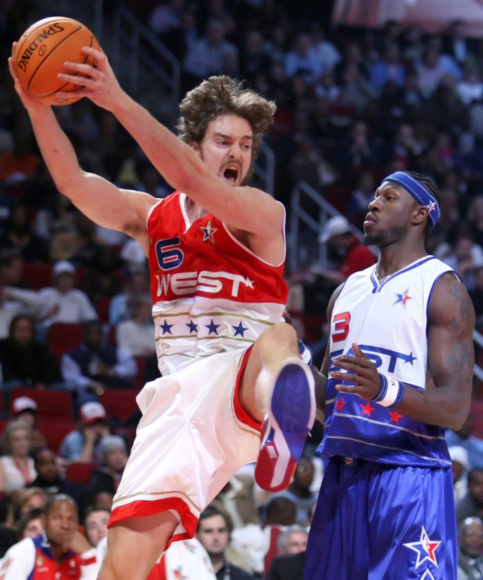Pau Gasol coge un rebote en el 'All-Star' del año 2006 Pau Gasol coge un rebote en el 'All-Star' del año 2006