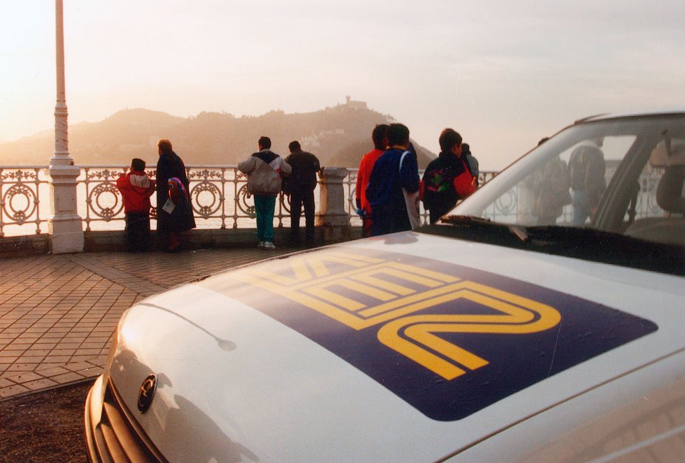 Unidad móvil de Radio San Sebastián a comienzos de la década de los 90 Unidad móvil de Radio San Sebastián a comienzos de la década de los 90