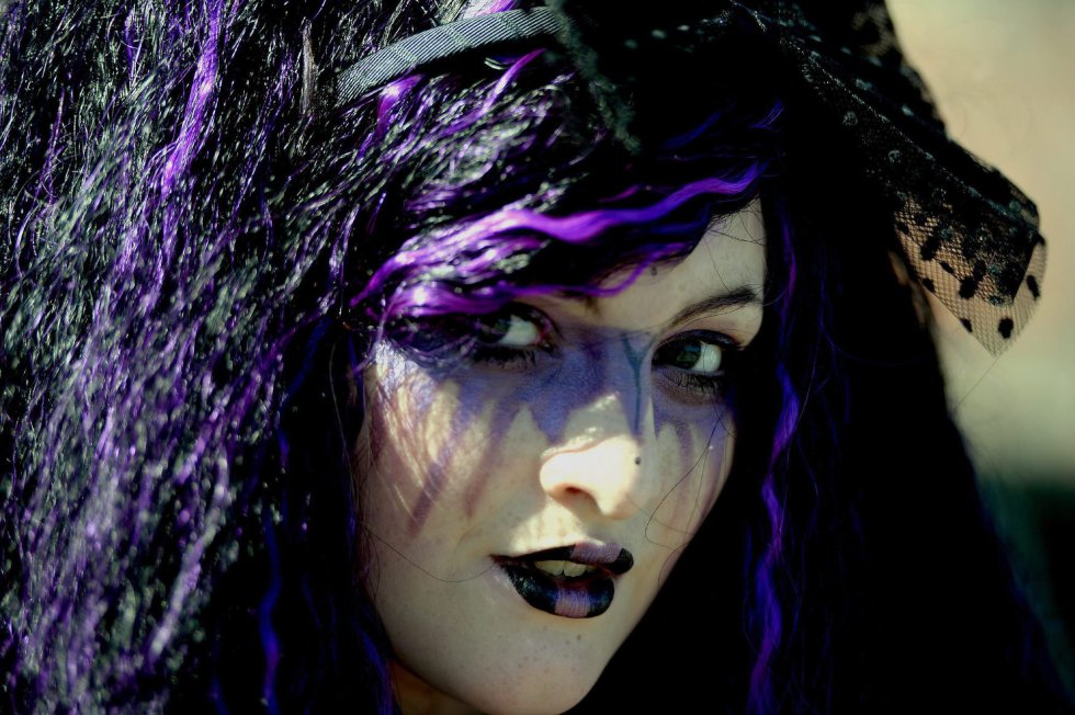 Whitby tiene conexión con el "Drácula" de Bram Stoker. Por esta razón, el primer grupo de góticos inició el movimiento en esa ciudad. Whitby tiene conexión con el "Drácula" de Bram Stoker. Por esta razón, el primer grupo de góticos inició el movimiento en esa ciudad.