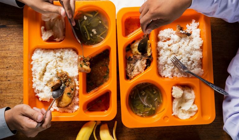 Arroz con tomate y pollo tras el pleno | Política | Cadena SER Arroz con tomate y pollo tras el pleno | Política | Cadena SER