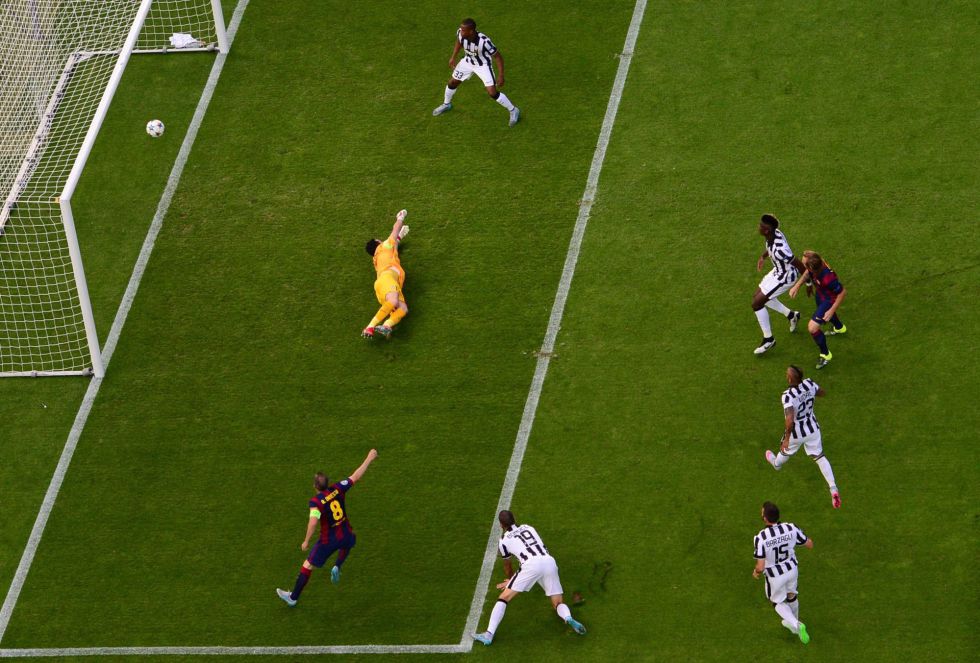 El croata anota el primer gol del partido en el minuto 3 tras una maravillosa jugada del equipo El croata anota el primer gol del partido en el minuto 3 tras una maravillosa jugada del equipo