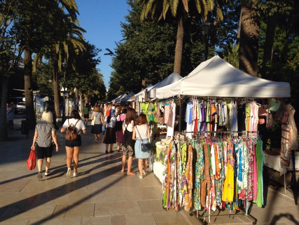 Para realizar compras o descubrir algún regalo en Actúa Málaga Para realizar compras o descubrir algún regalo en Actúa Málaga