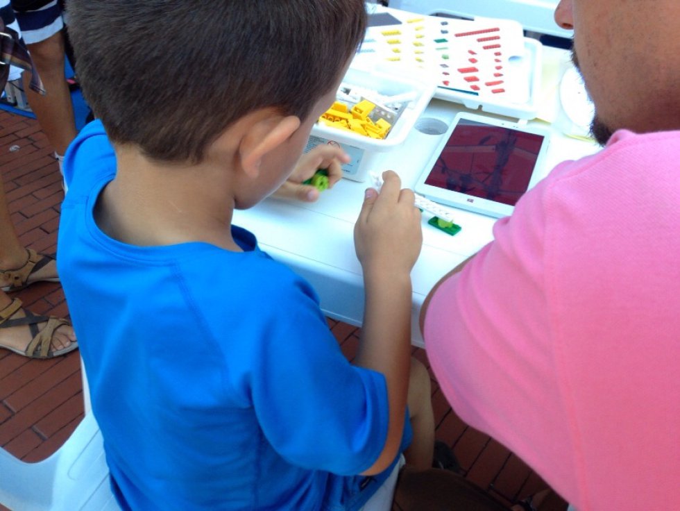 Talleres de dibujo, plastilina o rompecabezas para todos los niños Talleres de dibujo, plastilina o rompecabezas para todos los niños