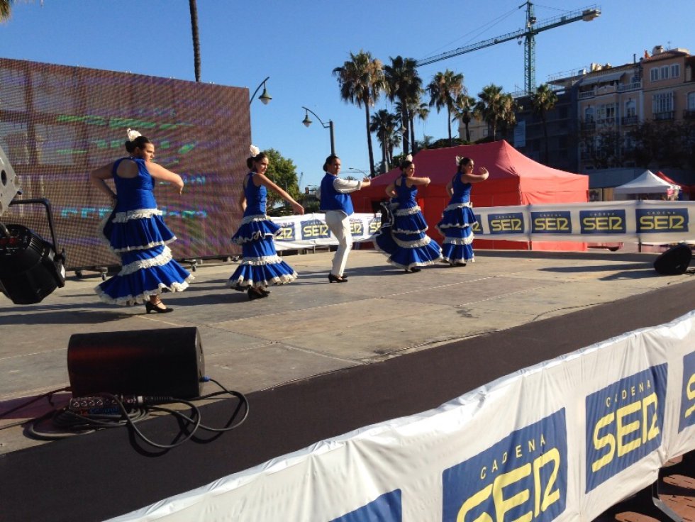 Malagueños y bailes tradicionales para divertir a todos. Malagueños y bailes tradicionales para divertir a todos.
