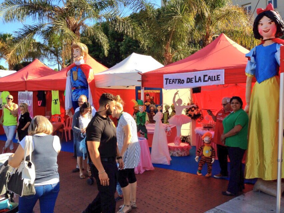 Carpas con numerosas actividades que divierten a todos los niños..y también a los mayores. Carpas con numerosas actividades que divierten a todos los niños..y también a los mayores.