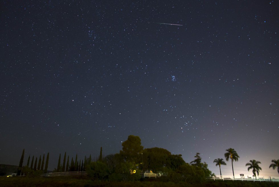 El cielo estrellado durante las lluvia de Perseidas en Ramona, California. El cielo estrellado durante las lluvia de Perseidas en Ramona, California.