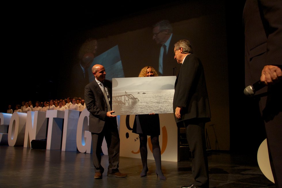 Homenaje y sorpresa a quien también fuera director de Radio San Sebastián Iñaki Gabilondo, de mano de Francesc Ballesteros y Begoña Marañón Homenaje y sorpresa a quien también fuera director de Radio San Sebastián Iñaki Gabilondo, de mano de Francesc Ballesteros y Begoña Marañón