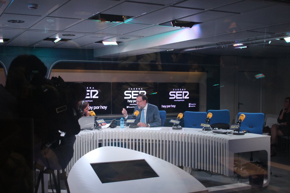 Entrevista al presidente del gobierno, Mariano Rajoy, en 'Hoy por Hoy' con Pepa Bueno Entrevista al presidente del gobierno, Mariano Rajoy, en 'Hoy por Hoy' con Pepa Bueno