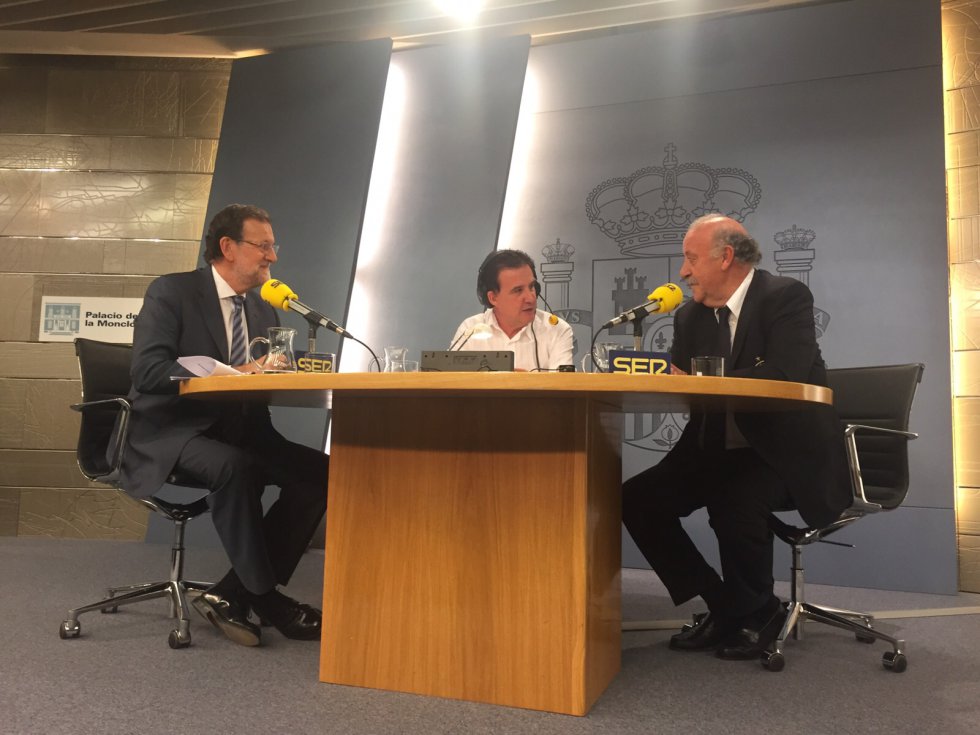 Mariano Rajoy, Vicente del Bosque y José Ramón de la Morena comparten impresiones durante el programa Mariano Rajoy, Vicente del Bosque y José Ramón de la Morena comparten impresiones durante el programa