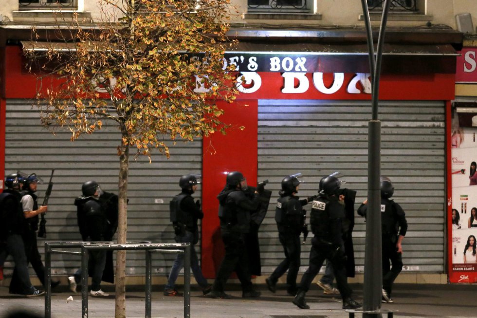 El centro de Saint Denis ha sido acordonado por la policía El centro de Saint Denis ha sido acordonado por la policía