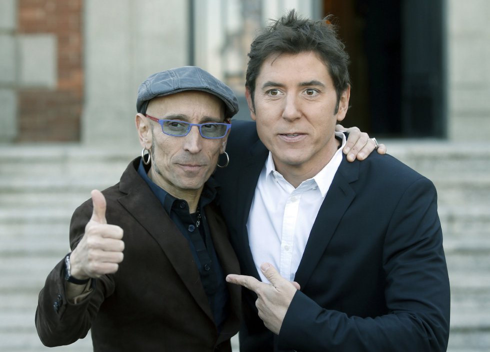 El cantante Fito junto al periodista Manel Fuentes, a su llegada la comida de presentación de la gala de los Premios Ondas. El cantante Fito junto al periodista Manel Fuentes, a su llegada la comida de presentación de la gala de los Premios Ondas.