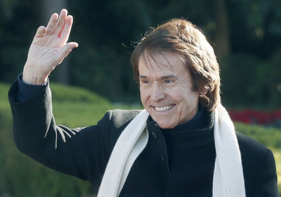 El cantante Raphael saluda a la prensa gráfica. El cantante Raphael saluda a la prensa gráfica.