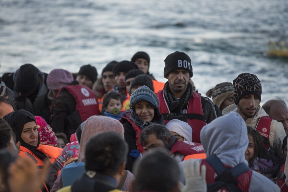 Tres meses después de la muerte de Aylan Kurdi, Save the Children recuerda que la seguridad de las fronteras no puede estar por encima de los derechos de los refugiados. Solo a Grecia han llegada más 728.000 personas refugiadas en lo que va de año, el 26% son niños. La mayoría han llegado en pequeñas embarcaciones a la isla griega de Lesbos procedentes de Turquía. Desde la muerte de Aylan más de 120 niños han muerto en el mar intentando llegar a Europa. Tres meses después de la muerte de Aylan Kurdi, Save the Children recuerda que la seguridad de las fronteras no puede estar por encima de los derechos de los refugiados. Solo a Grecia han llegada más 728.000 personas refugiadas en lo que va de año, el 26% son niños. La mayoría han llegado en pequeñas embarcaciones a la isla griega de Lesbos procedentes de Turquía. Desde la muerte de Aylan más de 120 niños han muerto en el mar intentando llegar a Europa.