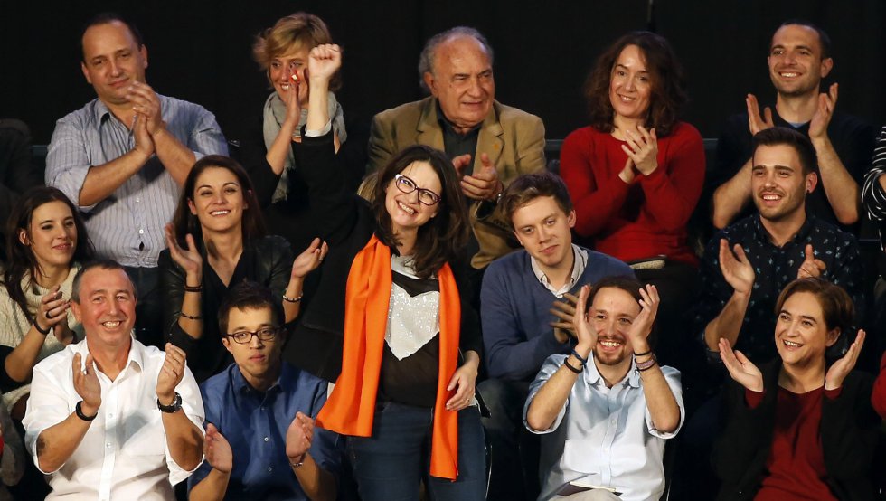 El candidato de Podemos a la Presidencia del Gobierno, Pablo Iglesias, cierra la campaña electoral de Compromís-Podemos junto a la vicepresidenta del Consell, Mónica Oltra, y la alcaldesa de Barcelona, Ada Colau. El candidato de Podemos a la Presidencia del Gobierno, Pablo Iglesias, cierra la campaña electoral de Compromís-Podemos junto a la vicepresidenta del Consell, Mónica Oltra, y la alcaldesa de Barcelona, Ada Colau.