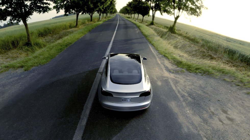 El 'Model 3', nuevo modelo de Tesla, con el que pretende hacer que los coches eléctricos se transformen en medios de transporte de masas. El 'Model 3', nuevo modelo de Tesla, con el que pretende hacer que los coches eléctricos se transformen en medios de transporte de masas.