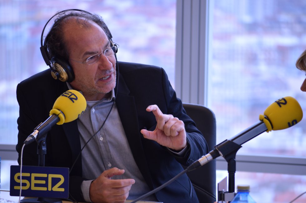 Eugenio Ampudia, creador del nuevo proyecto que ilumina la Torre Iberdrola Eugenio Ampudia, creador del nuevo proyecto que ilumina la Torre Iberdrola