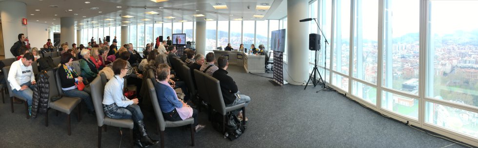 Panorámica de la emisión en directo de Hoy por Hoy desde Bilbao Panorámica de la emisión en directo de Hoy por Hoy desde Bilbao