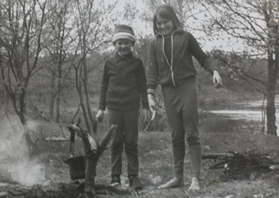 Oleksiy Yermakov (izquierda) en una foto tomada antes de la explosión nuclear de Chernóbil. Hace 30 años fue evacuado de Pripyat. Oleksiy Yermakov (izquierda) en una foto tomada antes de la explosión nuclear de Chernóbil. Hace 30 años fue evacuado de Pripyat.