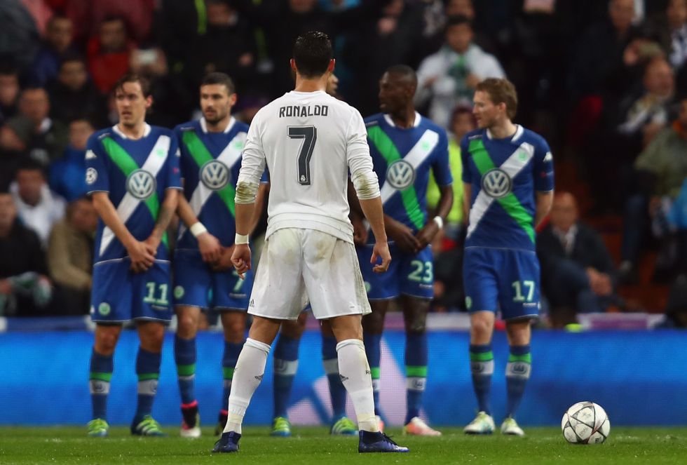 Cristiano Ronaldo marcó los tres goles de una noche mágica en el Bernabéu, que se vistió de remontada una vez más Cristiano Ronaldo marcó los tres goles de una noche mágica en el Bernabéu, que se vistió de remontada una vez más