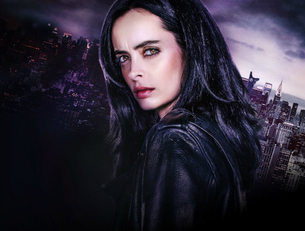 'Jessica Jones' sigue a una joven atormentada, que se ganó la vida en el pasado como superheroína y ahora trata de reconstruir su vida como detective privada. Mientras intenta salir adelante, un fantasma del pasado le sigue los pasos muy de cerca.... La serie forma parte del catálogo especial de Marvel para Netflix que completa 'Daredevil' (T3 en desarrollo), 'Luke Cage' (T1 en septiembre), 'Iron Fist' (estreno en 2017) y 'The Defenders' (sin confirmar). 'Jessica Jones' sigue a una joven atormentada, que se ganó la vida en el pasado como superheroína y ahora trata de reconstruir su vida como detective privada. Mientras intenta salir adelante, un fantasma del pasado le sigue los pasos muy de cerca.... La serie forma parte del catálogo especial de Marvel para Netflix que completa 'Daredevil' (T3 en desarrollo), 'Luke Cage' (T1 en septiembre), 'Iron Fist' (estreno en 2017) y 'The Defenders' (sin confirmar).