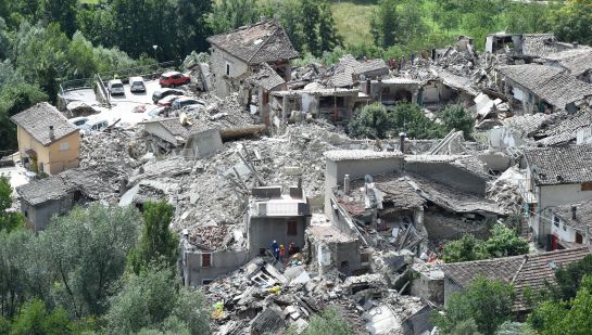 Destrozos en pueblo de Pescara del Tronto después del terremoto de esta madrugada en el centro de Italia.