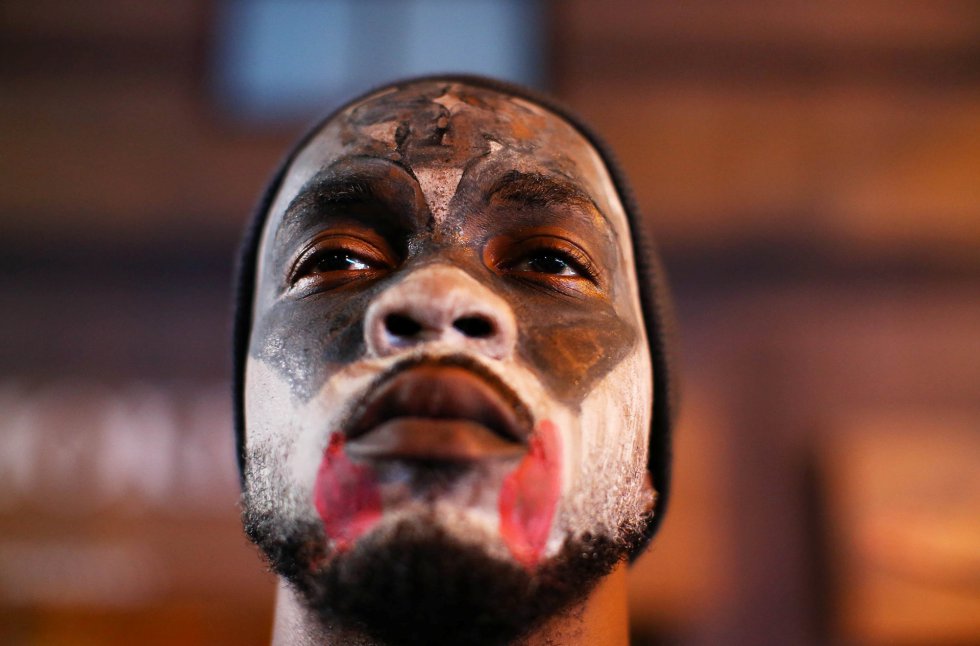 La muerte de Keith Scott ha provocado que cientos de personas hayan salido a la calle a protestar por el abuso policial. La muerte de Keith Scott ha provocado que cientos de personas hayan salido a la calle a protestar por el abuso policial.