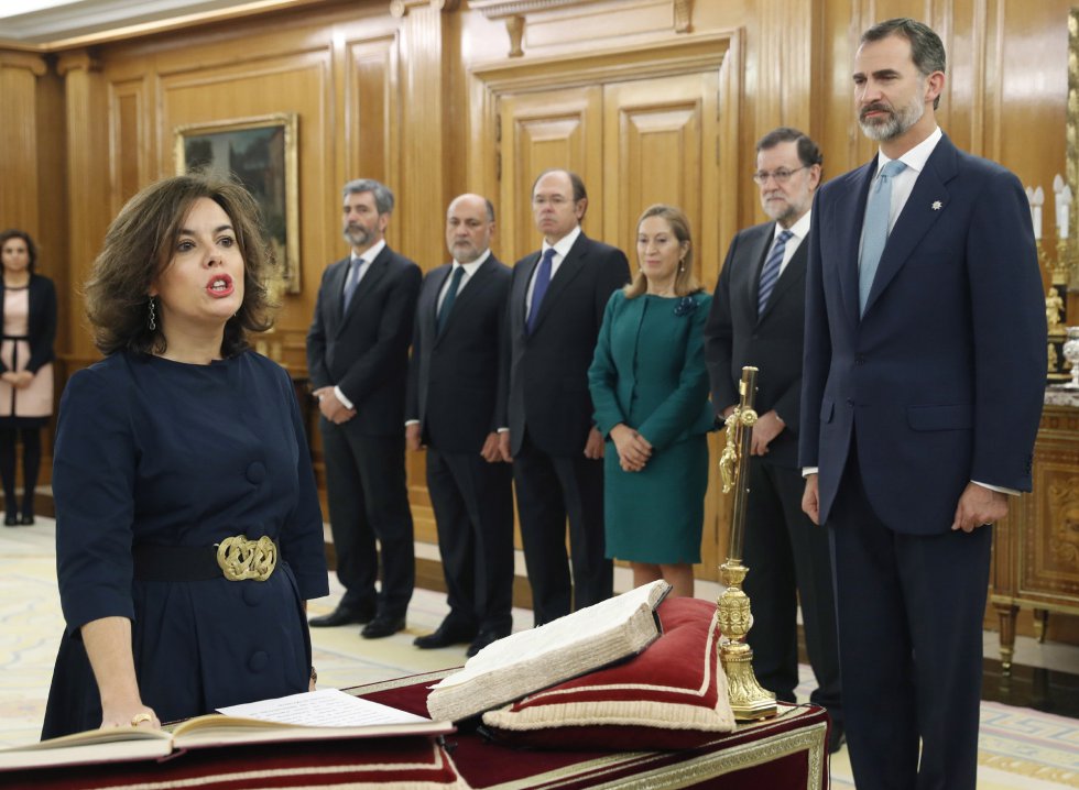 La vicepresidenta del Gobierno y ministra de la Presidencia y para las Administraciones Públicas, Soraya Sáenz de Santamaría, promete su cargo. La vicepresidenta del Gobierno y ministra de la Presidencia y para las Administraciones Públicas, Soraya Sáenz de Santamaría, promete su cargo.