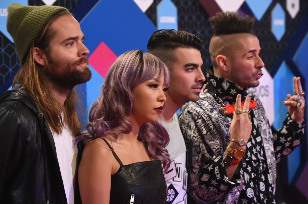 Jack Lawless, JinJoo, Joe Jonas y Cole Whittle de DNCE. Jack Lawless, JinJoo, Joe Jonas y Cole Whittle de DNCE.