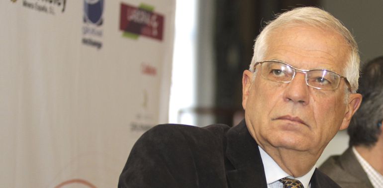 A Josep Borrell Le Estafan 150.000 Euros | España | Cadena SER