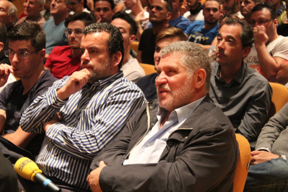 El padre de Raúl Lizoain junto al periodista de la SER, Rafa León El padre de Raúl Lizoain junto al periodista de la SER, Rafa León