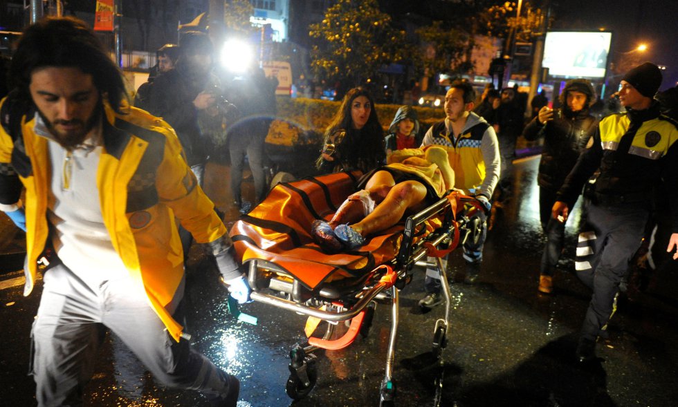 Una herida, trasladada después del ataque a un club de Estambul. Una herida, trasladada después del ataque a un club de Estambul.