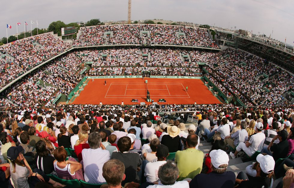 Nadal arrolló a Federer en Roland Garros 2008 por 6-1, 6-3 y 6-0. Nadal arrolló a Federer en Roland Garros 2008 por 6-1, 6-3 y 6-0.