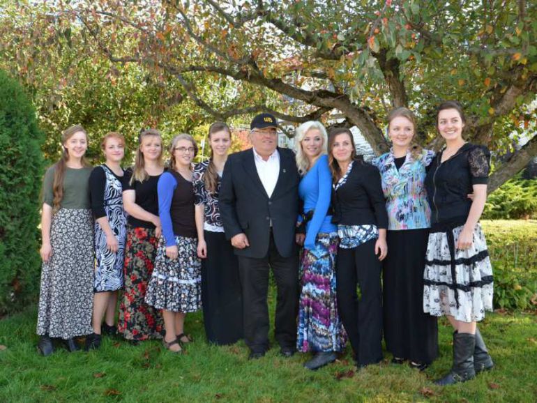 Winston Blackmore el mormón de la iglesia fundamentalista que cuenta con docenas de esposas y  147 hijos. Hoy comienza el juicio por Poligamia en Canadá
