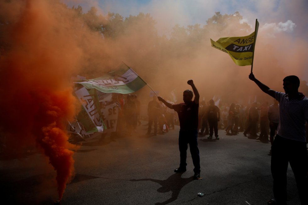 Mucho humo durante la protesta Mucho humo durante la protesta