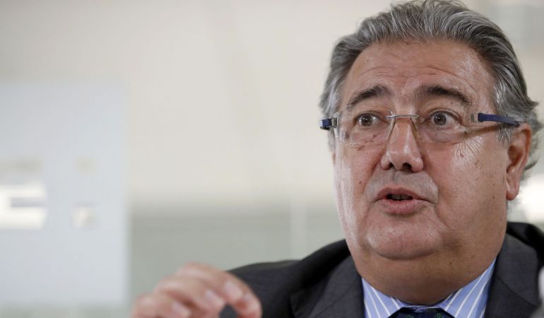 Las ONG, contra Zoido: "Es muy irresponsable criminalizar a quien protege  la vida" | Sociedad | Cadena SER