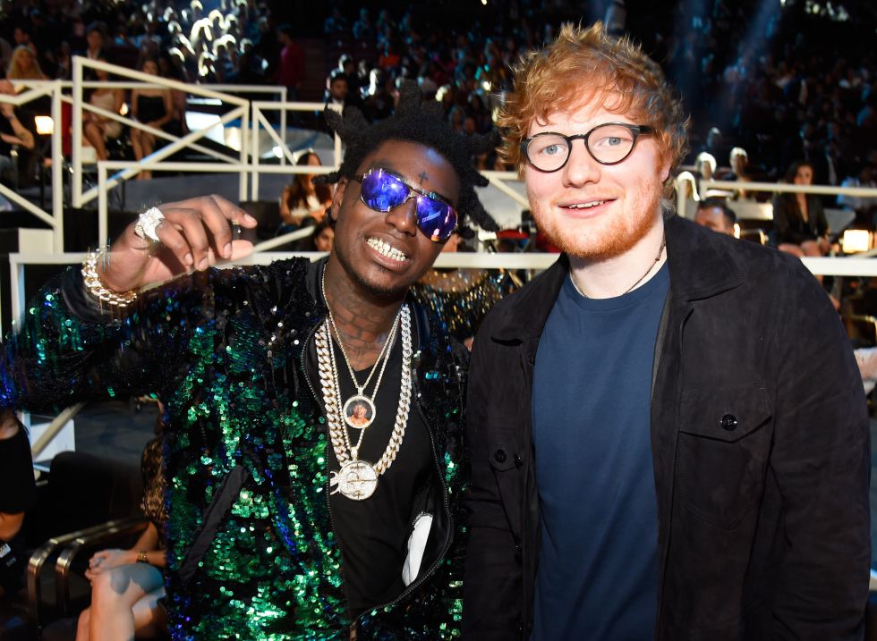 El rapero Kodak Black y el cantante Ed Sheeran durante los premios MTV Video Music Awards 2017 en Inglewood, California.